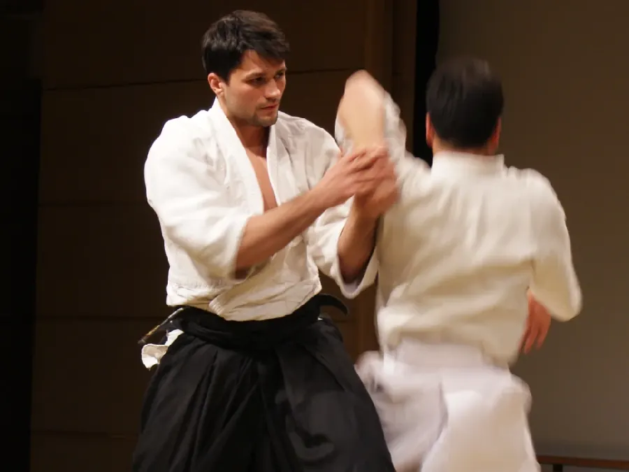 Trening Aikido - technika z partnerem